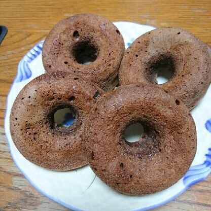 チョコチップはなしで作りました。豆腐のおかげで、次の日でも柔らかく美味しくいただきました。